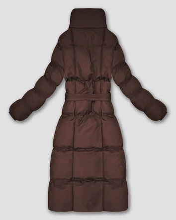 Długa zimowa kurtka damska z paskiem czekoladowa (5M3327-158)