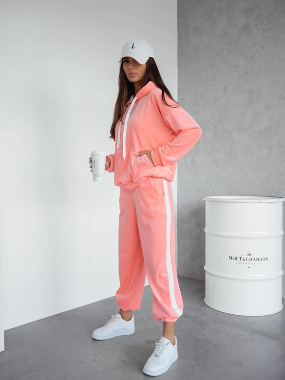 Welurowy komplet dresowy z lampasami brzoskwiniowy (508)