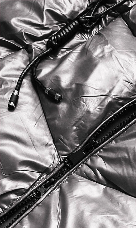 Błyszcząca kamizelka z kapturem szara (b8025-70)