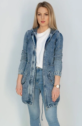 Długa jeansowa damska kurtka z kapturem niebieska (c122)