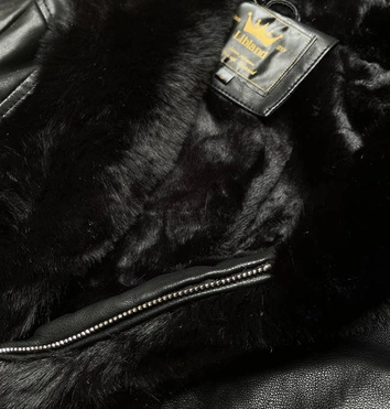 RAMONESKA Z FUTRZANYM KAPTUREM CZARNA (5530)