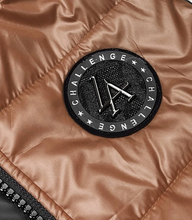 Kamizelka z geometrycznym dołem karmelowa (B0122-22)