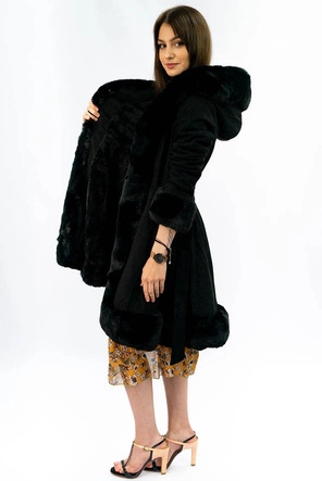 DAMSKI PŁASZCZ Z FUTREM CZARNY (F520)