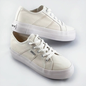 DAMSKIE TRAMPKI NA GRUBEJ PODESZWIE BIAŁE (AW1103)