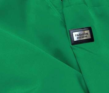 Cienka kurtka damska z ozdobną lamówką zielona (B8141-82)