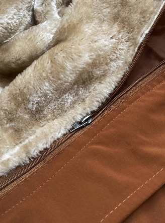 Zimowa kurtka damska z futrzaną podpinką karmelowa (m-21005)