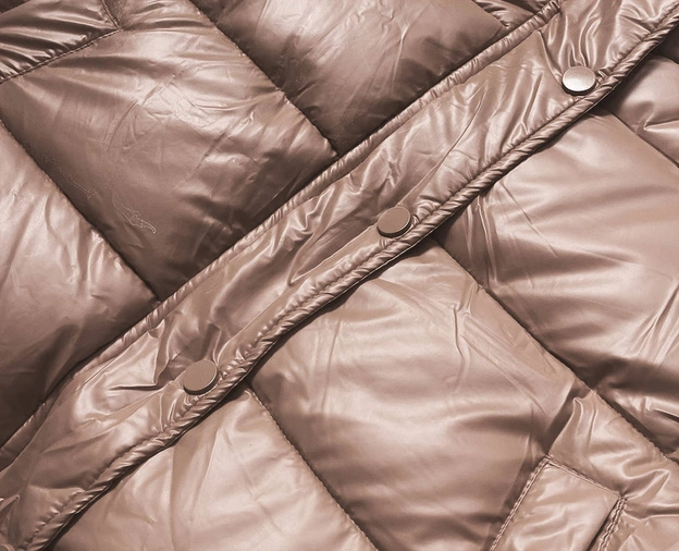 Krótka kurtka puchowa typu crop jasny brąz (d2-3831-305)