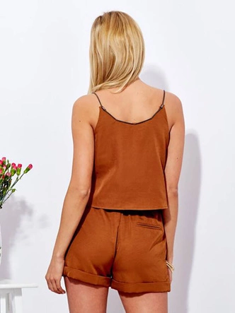 Elegancki krótki kombinezon na ramiączkach brązowy (W2017S12)