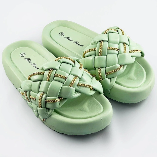 Damskie klapki plecione z łańcuszkiem zielone (ae120)