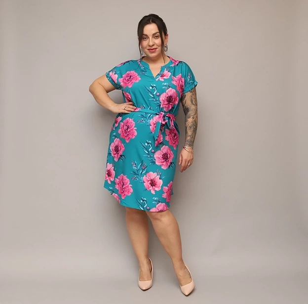 Sukienka w kwiaty z paskiem morska (744)