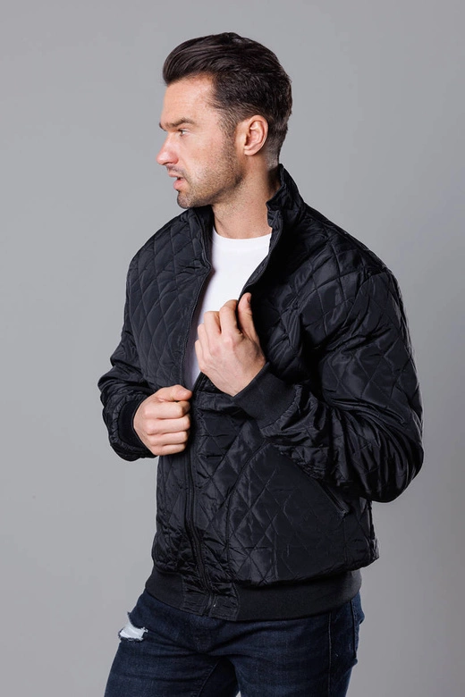 Pikowana kurtka męska ze ściągaczami czarna (58M13083-392)