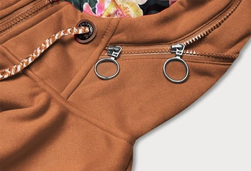 DAMSKI KOMPLET DRESOWY Z ROZPINANĄ BLUZĄ KARMELOWY (AMG578)