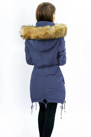 PIKOWANA KURTKA DAMSKA ZIMOWA Z KAPTUREM GRANATOWA (X7210WX)