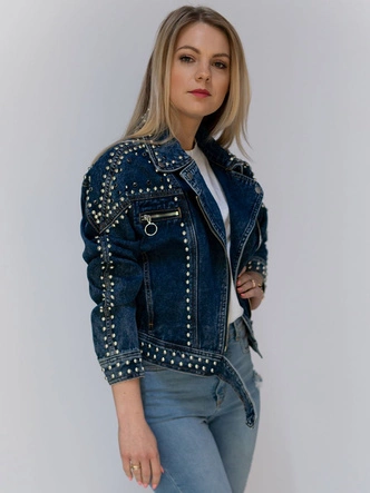 KRÓTKA JEANSOWA DAMSKA KURTKA Z KOŁNIERZEM I DŻETAMI NIEBIESKA (L1815)
