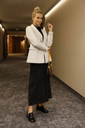 Dwurzędowa marynarka z guzikami ecru (AG3-1981)