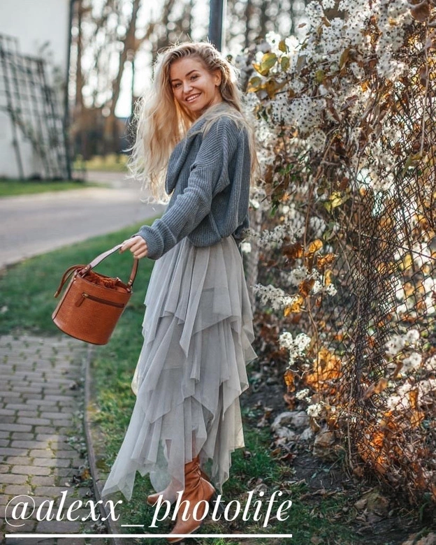 BŁYSZCZĄCA TIULOWA SPÓDNICA ZŁOTA (530ART)