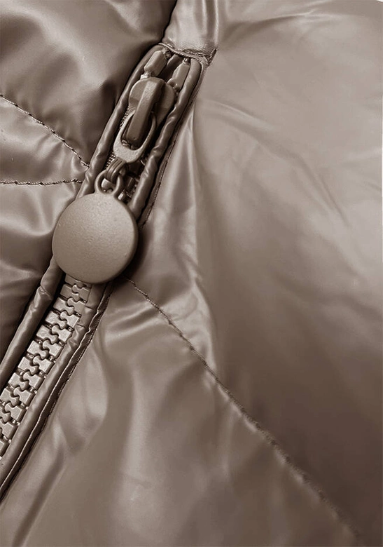 Krótka kurtka zimowa z kapturem cappuccino (5M3138-84)