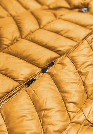 Pikowana kurtka damska z kapturem żółta (8916-c)