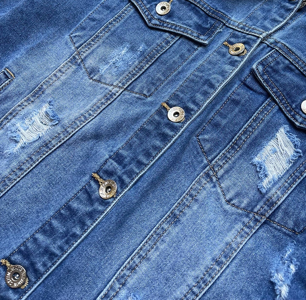 Jeansowa kurtka z przetarciami niebieska (d3362)
