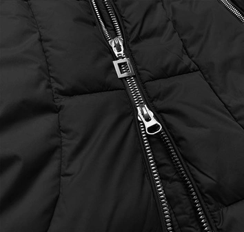 Pikowana damska kurtka zimowa z kapturem czarna (7690)