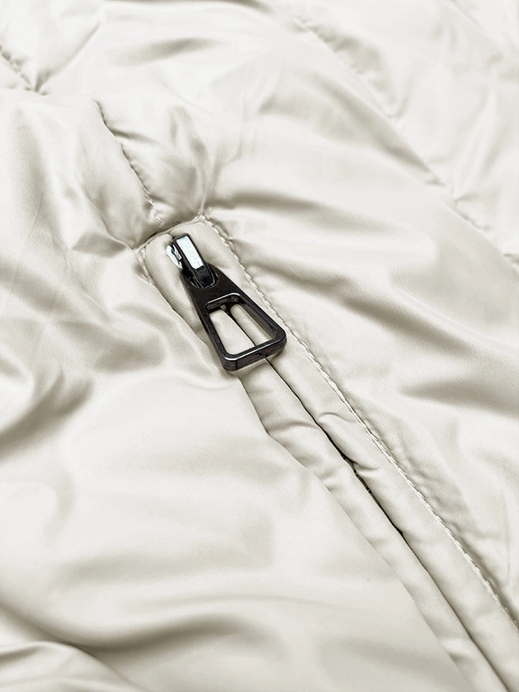 Oversizowa kurtka damska z dzianinowymi rękawami Way Mode ecru (MY0580)