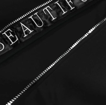 Prosta bluza damska z ozdobnym suwakiem czarna (AMG-37)