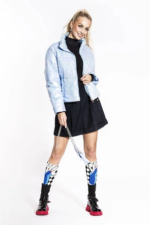 Opalizująca damska kurtka z torebką niebieska (ag3-07)