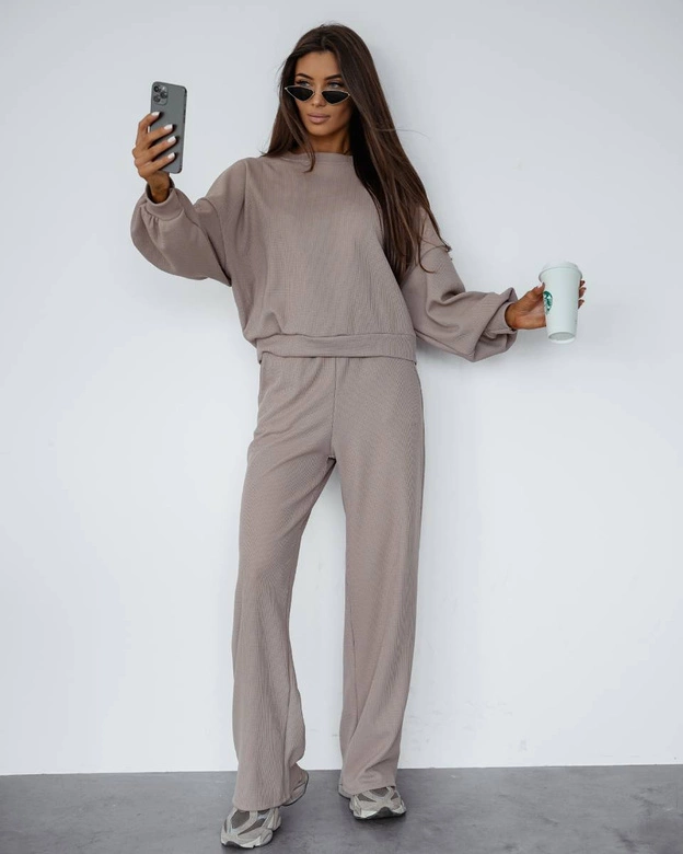 Waflowy komplet damski bluza + spodnie beżowy (821108)