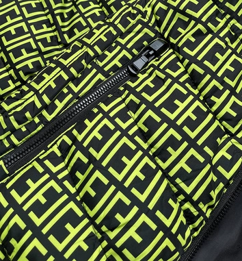 Kurtka damska we wzorki czarno-zielona (w711)