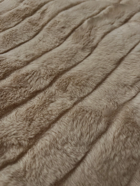 Futrzana kamizelka na podszewce camel (2114)