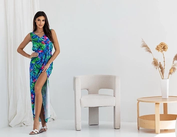 Prosta sukienka z paskiem multikolor (8294)