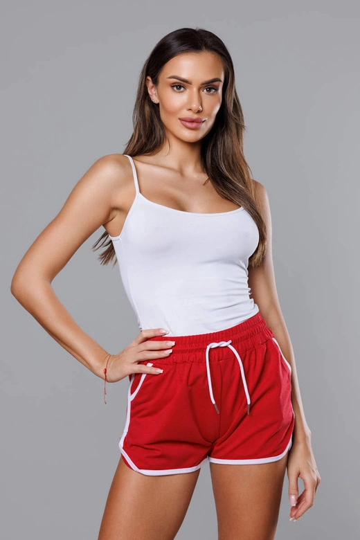 DAMSKIE SZORTY Z KONTRASTOWĄ LAMÓWKĄ CZERWONE (8K208-18)