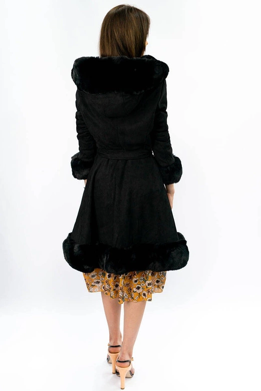 DAMSKI PŁASZCZ Z FUTREM CZARNY (F520)