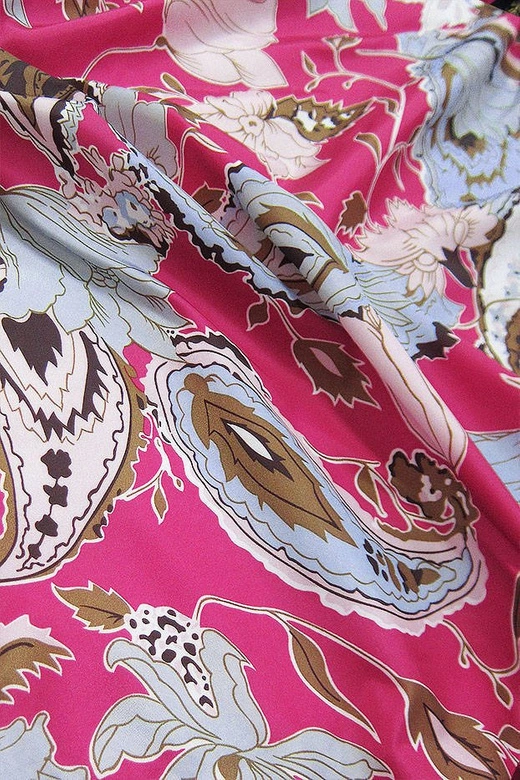 PIKOWANY BEZRĘKAWNIK Z KAPTUREM DAMSKI RÓŻOWY (7003)