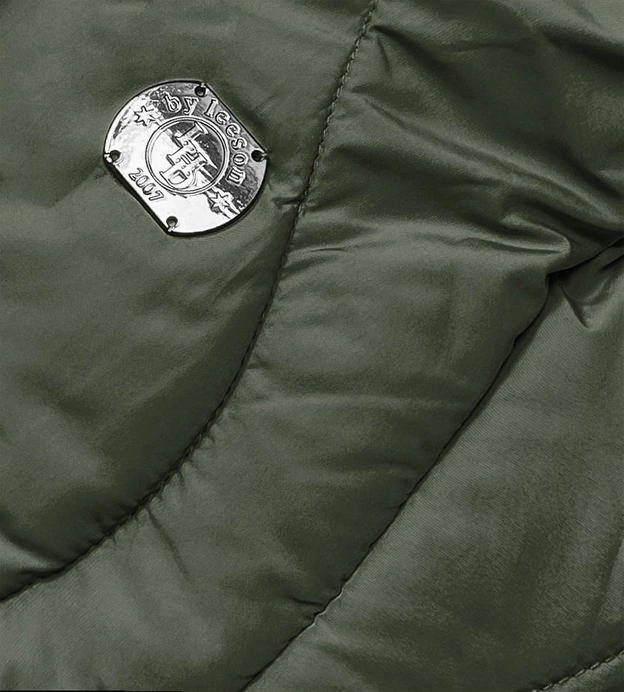 Zimowa kurtka damska do kolan oliwkowa (m-21601)