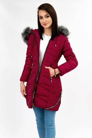 PIKOWANA DAMSKA KURTKA ZIMOWA Z KAPTUREM BORDOWA (B2632-30)