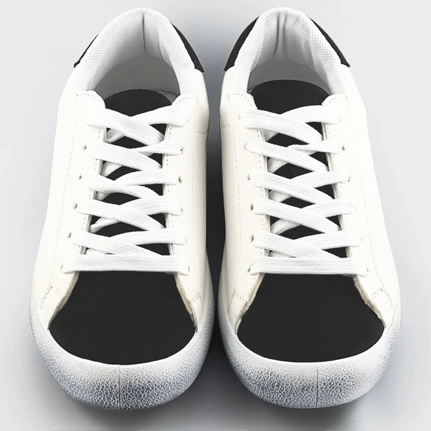 Sznurowane trampki damskie dwukolorowe biało-czarne (6340)