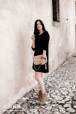 SUKIENKA Z GUZIKAMI I BUFIASTYMI RĘKAWAMI CZARNA (233ART)