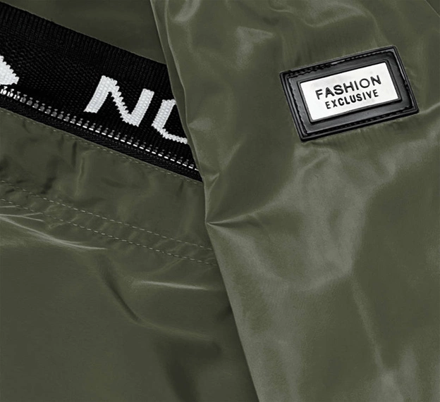 Cienka kurtka damska z ozdobną lamówką khaki (B8145-11)