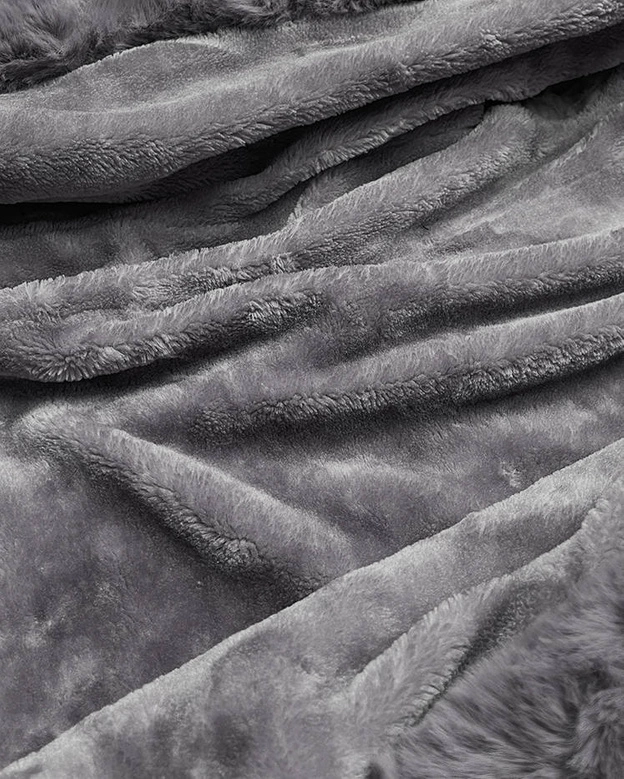 Damska kurtka jeansowa na futrzanej podszewce czarny/szary (B8068-109)