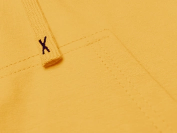 Krótka bluza dresowa z kapturem żółta (8B939-117)