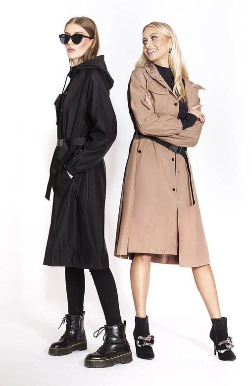 Długi płaszcz z paskiem beżowy (AG5-019)