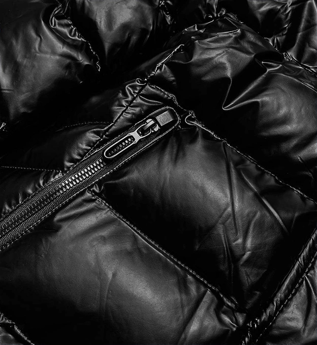 Damska kurtka pikowana z kapturem czarny/czerwony(xw817x)