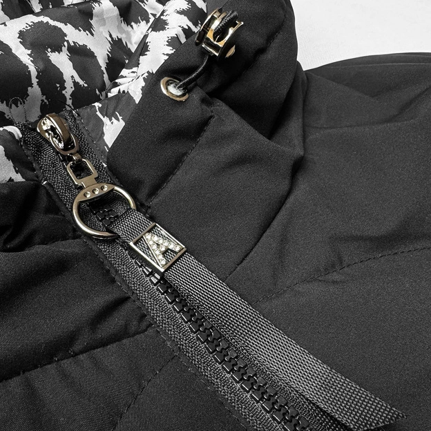 Krótka luźna kurtka z motywem panterki Miss TiTi czarna (25899)