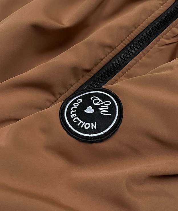 Damska kurtka z futrzaną podszewką karmelowa (B8116-22)