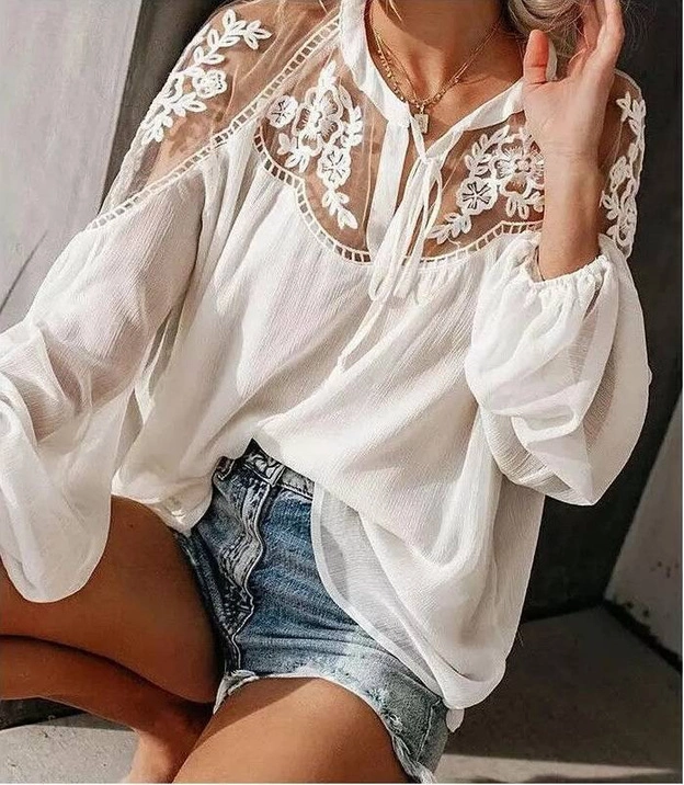 BLUZKA Z OZDOBNYM WYKOŃCZENIEM BIAŁA (732ART)