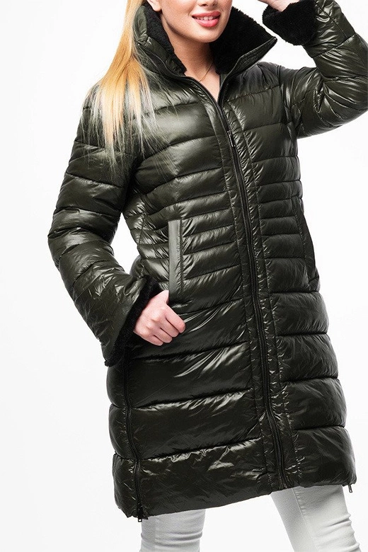 Dłuższa damska pikowana kurtka zimowa khaki (j19-017)