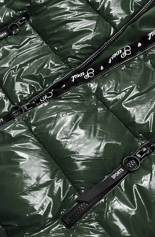 Lakierowana kurtka damska ciemnozielona (B8039-10)