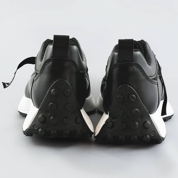 Buty sportowe z łańcuchem czarne (n-206)