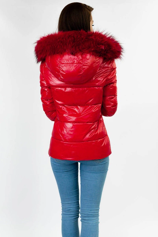 Lakierowana pikowana kurtka damska czerwona (7693)